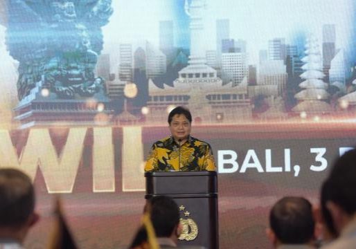 Menteri Koordinator Bidang Perekonomian Airlangga Hartarto  memberikan pembekalan dalam Apel Kasatwil Polri Tahun 2021 di Bali, Jumat (3/12/2021).